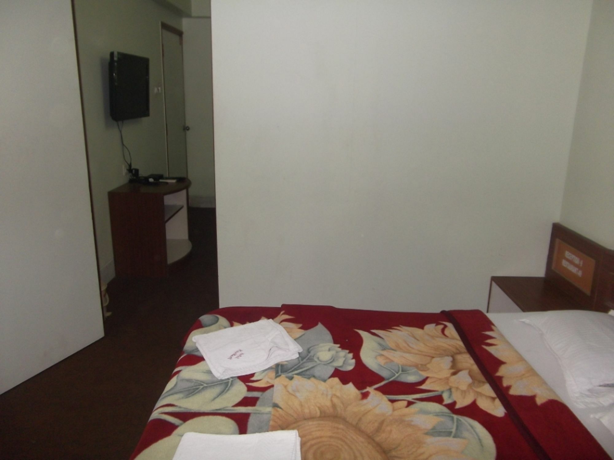 Hotel Ravikant Poona Buitenkant foto