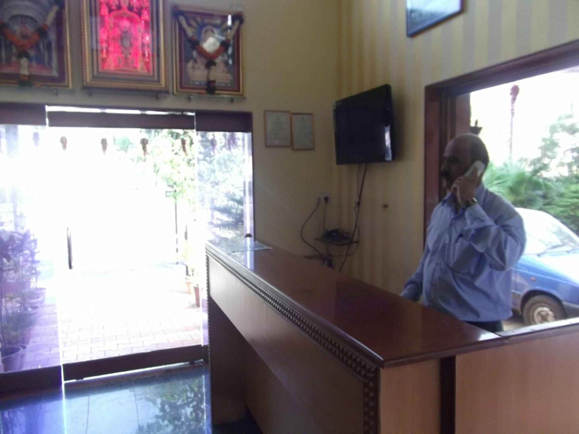 Hotel Ravikant Poona Buitenkant foto